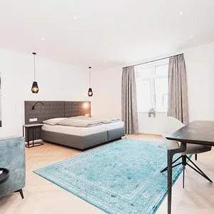 https://exclusive-center-apartment-with-balcony.innsbruckaustriahotels.com